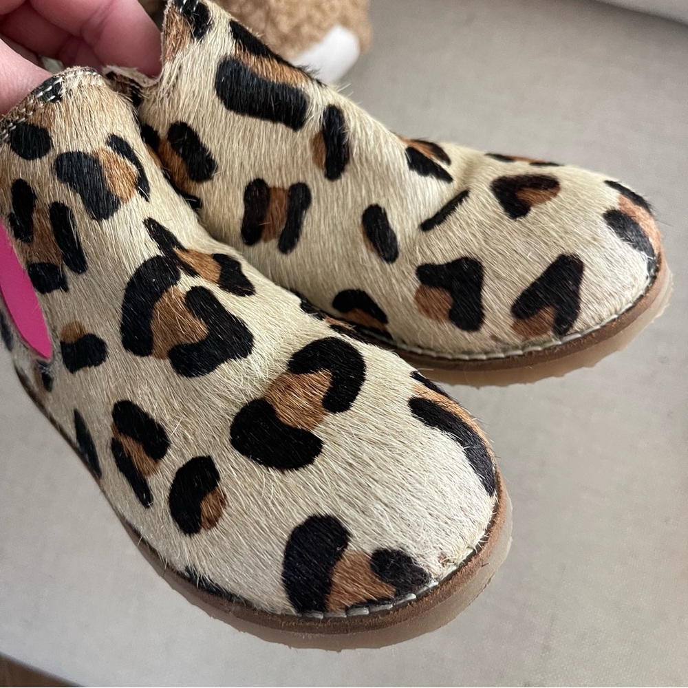 • Mini Boden Animal Print Kids Boots with Pink Accent 11 • - Picture 3 of 5